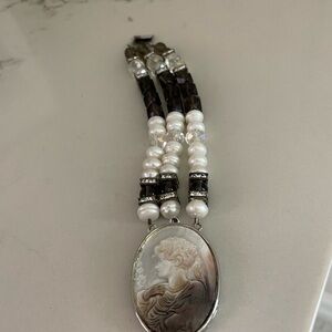Cameo Handmade bracelet with glass, crystal and pearl beads.